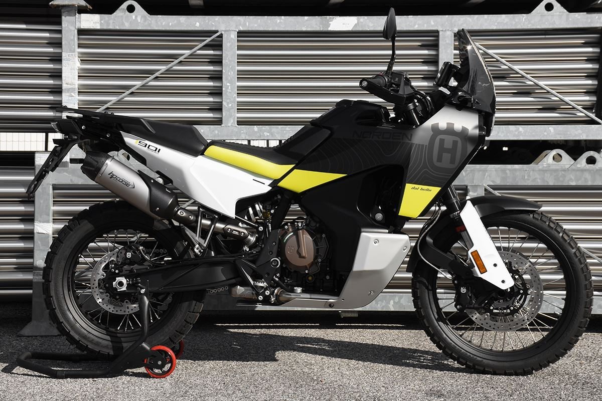 SP-1 CARBON SHORT TITANIUM｜マフラー装着車両・全体