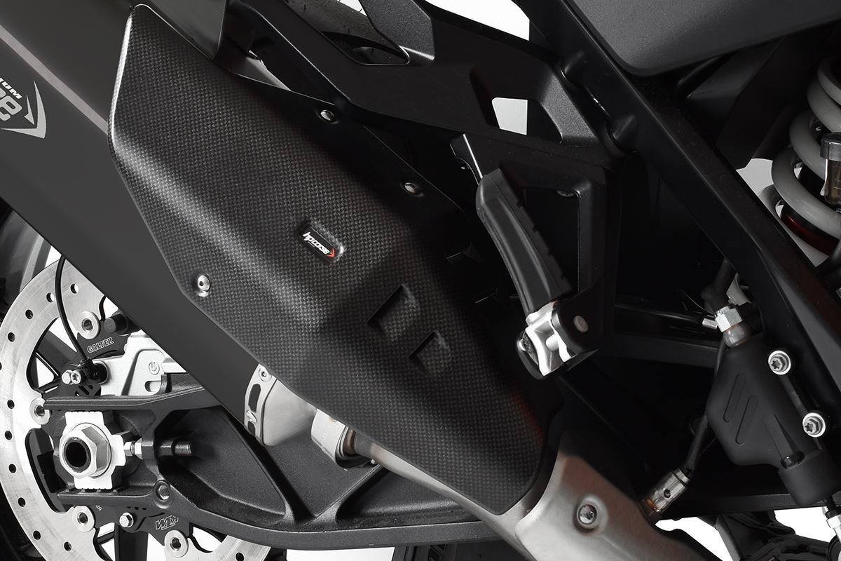 4-TRACK RR BLACK TITANIUM｜マフラー装着車両・部分